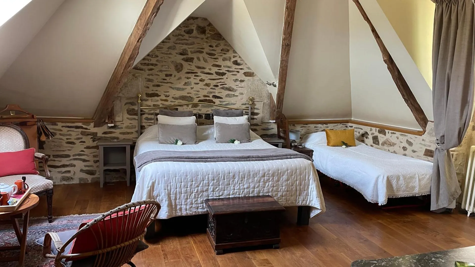 Pleslin-TrigavouLe Manoir De La Bigotiere住宿加早餐旅馆 Pleslin-Trigavou