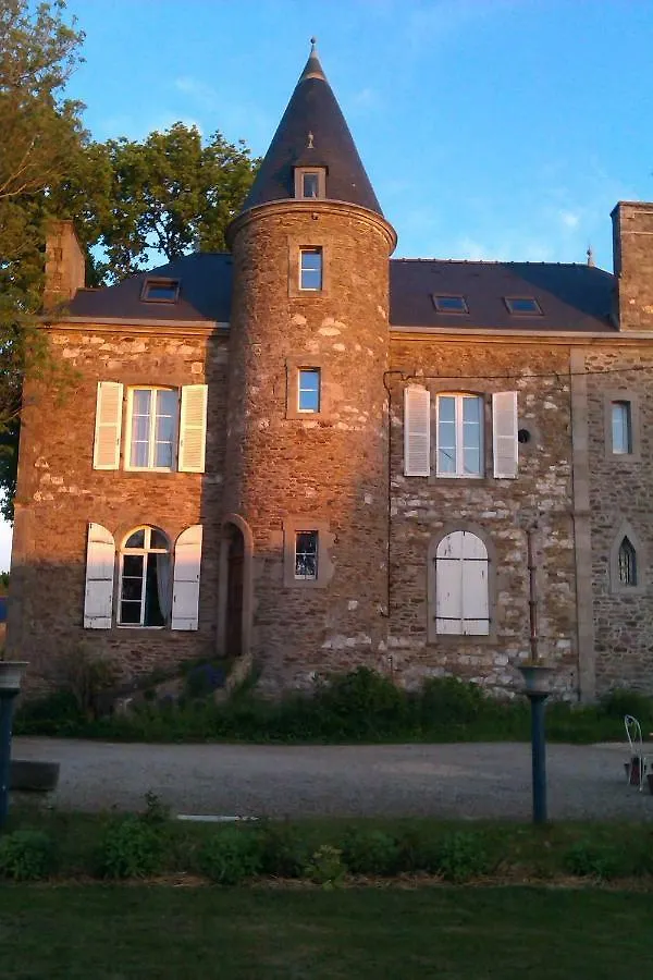 Pleslin-TrigavouLe Manoir De La Bigotiere住宿加早餐旅馆